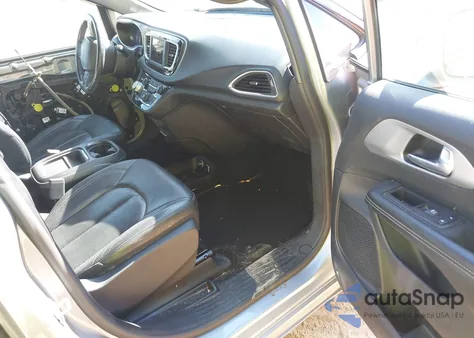 2019 Chrysler Pacifica Touring L z USA, uszkodzony, nr VIN 2C4RC1BG2KR710539